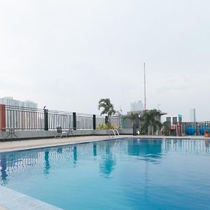 Reddoorz @ Melbourne Suites Makati
